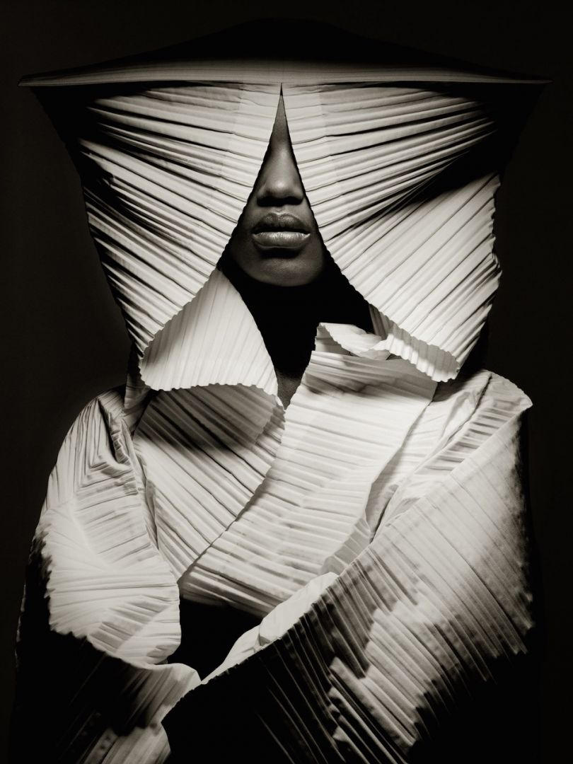 Christophe Guye Galerie Albert Watson Sebastian In Issey Miyake New York City 1989