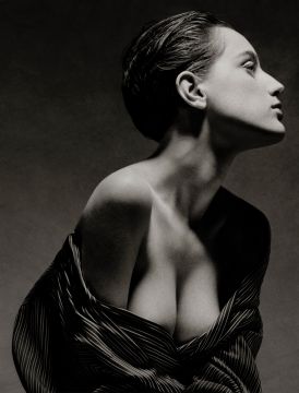 Albert WATSON (*1942, Scotland): Charlotte, New York City – Christophe Guye Galerie