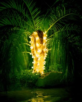 Albert WATSON (*1942, Scotland): Suit of Lights, Hard Rock Hotel & Casino, Las Vegas – Christophe Guye Galerie