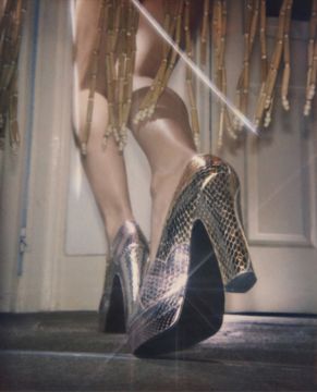 Emma SUMMERTON (*1970, Australia): TdH Giant Shoe – Christophe Guye Galerie