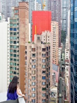 Jun AHN (*1981, South Korea): Self-Portrait (Hong Kong) – Christophe Guye Galerie