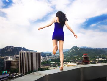 Jun AHN (*1981, South Korea): Self-Portrait (Seoul) – Christophe Guye Galerie