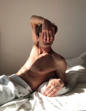 Karla HIRALDO VOLEAU (*1992, French-Dominican): Pierres Hand – Christophe Guye Galerie