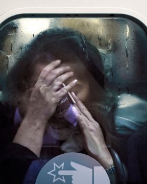 Michael WOLF (1954 – 2019, Germany): Tokyo Compression Triptych C – Christophe Guye Galerie