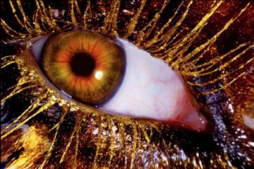 Miles ALDRIDGE (*1964, Great Britain): Eyes #1 – Christophe Guye Galerie