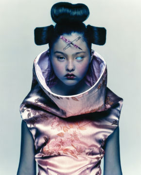 Nick KNIGHT (*1958, Great Britain): Devon Aoki For Alexander McQueen – Christophe Guye Galerie