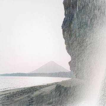 Rinko KAWAUCHI (*1972, Japan): Untitled, from the series 'Illuminance' – Christophe Guye Galerie