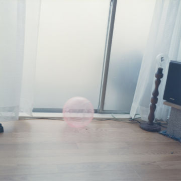 Rinko KAWAUCHI (*1972, Japan): Untitled, from the series 'Utatane' – Christophe Guye Galerie