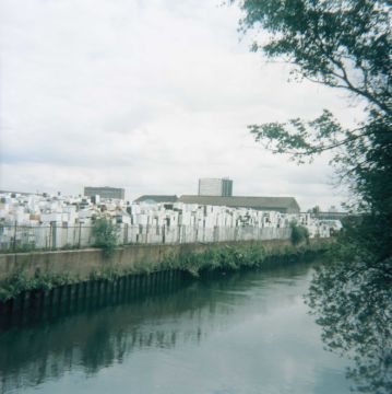 Stephen GILL (*1971, Great Britain): Untitled, from the series 'Hackney Wick' – Christophe Guye Galerie