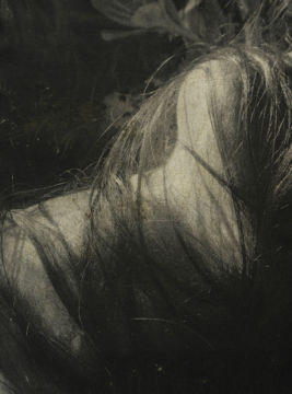 Stephen GILL (*1971, Great Britain): Untitled, from the series 'Night Procession' – Christophe Guye Galerie