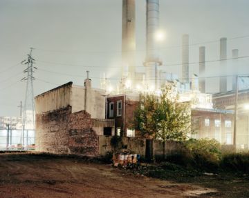 Will STEACY (*1980, United States): Power Plant, Philadelphia, from the series 'Down these Mean Streets' – Christophe Guye Galerie