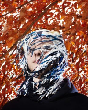 Eva O'LEARY (*1989, America) : Pom Pom – Christophe Guye Galerie