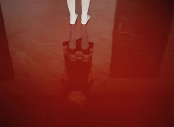 Anni LEPPÄLÄ (*1981, Finnland): Red Floor  – Christophe Guye Galerie