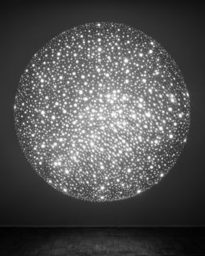 James NIZAM (*1977, Canadian / British): Drill holes through Studio Wall – Christophe Guye Galerie