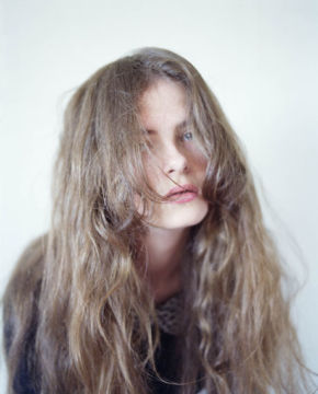 Margo OVCHARENKO (*1989, Russia): Untitled, from the series 'Furieuse comme un enfant' – Christophe Guye Galerie