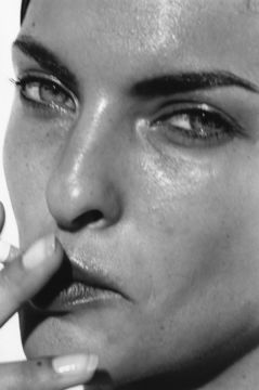 Peter LINDBERGH (*1944, Germany): Linda Evangelista (Paris) – Christophe Guye Galerie