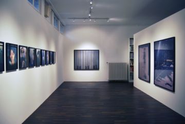  Installation Views – Michael Wolf Life in Cities 2011 – Christophe Guye Galerie